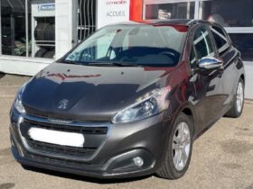 PEUGEOT 208  1.2 PURETECH 82 STYLE