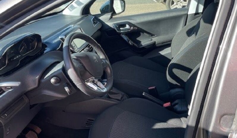 PEUGEOT 208  1.2 PURETECH 82 STYLE complet
